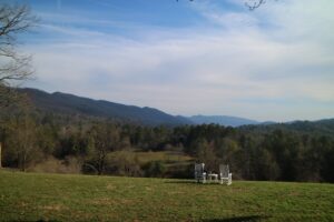 Here's another peaceful spot to sit and relax - it was such a clear, sunny day. The Great Smoky Mountains, commonly shortened to the Smokies, are a mountain range rising along the Tennessee–North Carolina border.