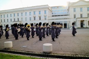 The Guard provides a full Military Band consisting of no fewer than 35-musicians, often from one of the Guards regiments. It plays music to entertain the New and Old Guard as well as the watching crowds.