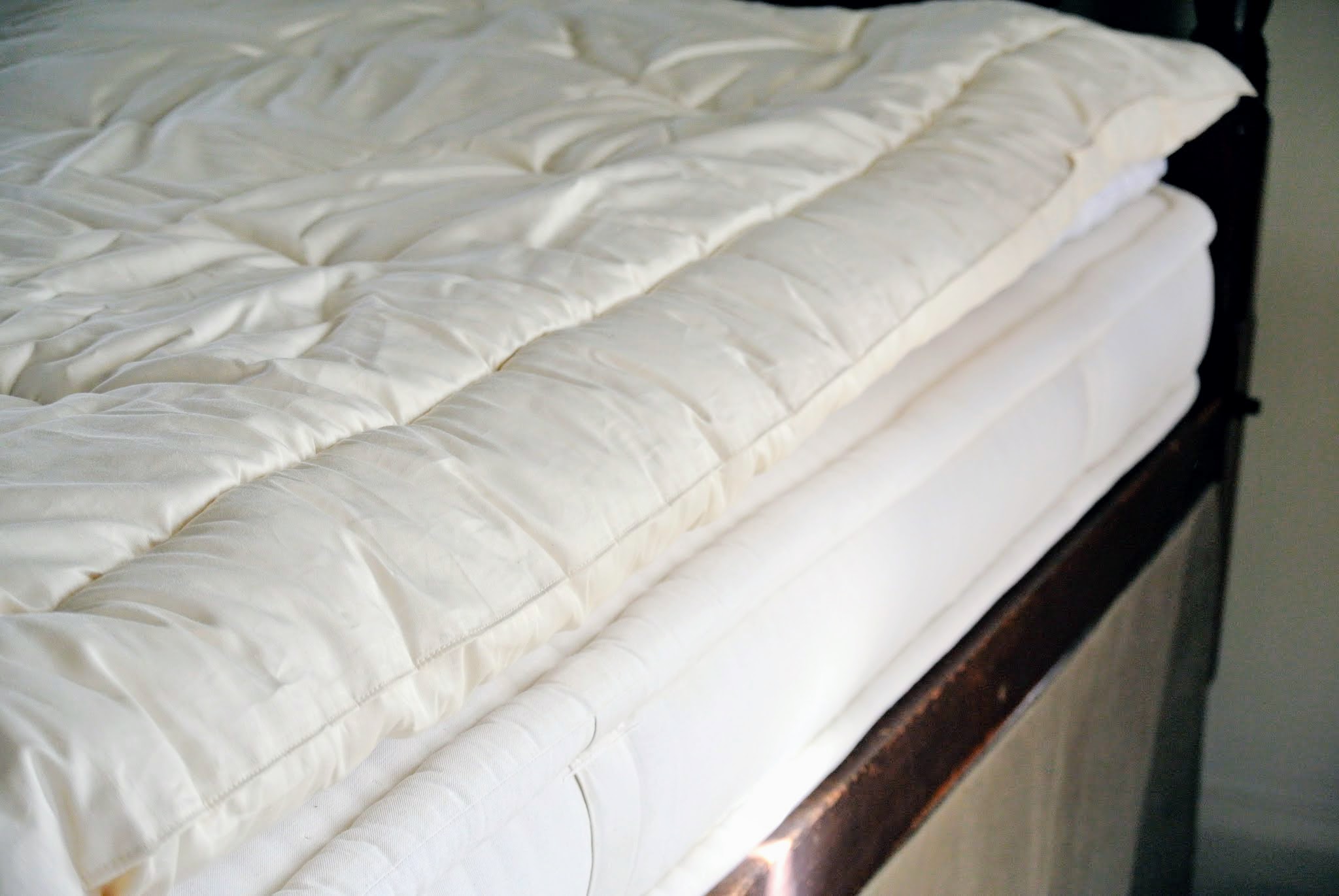 moisture wicking mattress topper