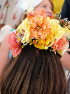 I thought this was a very pretty floral headpiece - I just had to take a photo.
