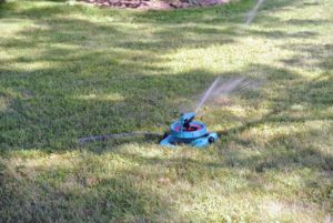 This large coverage pattern master sprinkler covers more than 100-feet in diameter. This sprinkler is great to use on lawns. It can easily be adjusted to fit many space configurations.