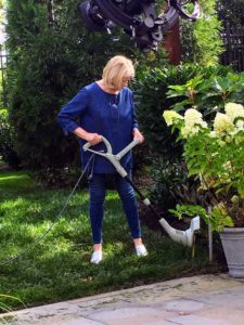 I love doing work around the garden. Everything looks so neat and tidy when properly edged. This edger makes clean lines, and is so easy to maneuver around tight beds.
