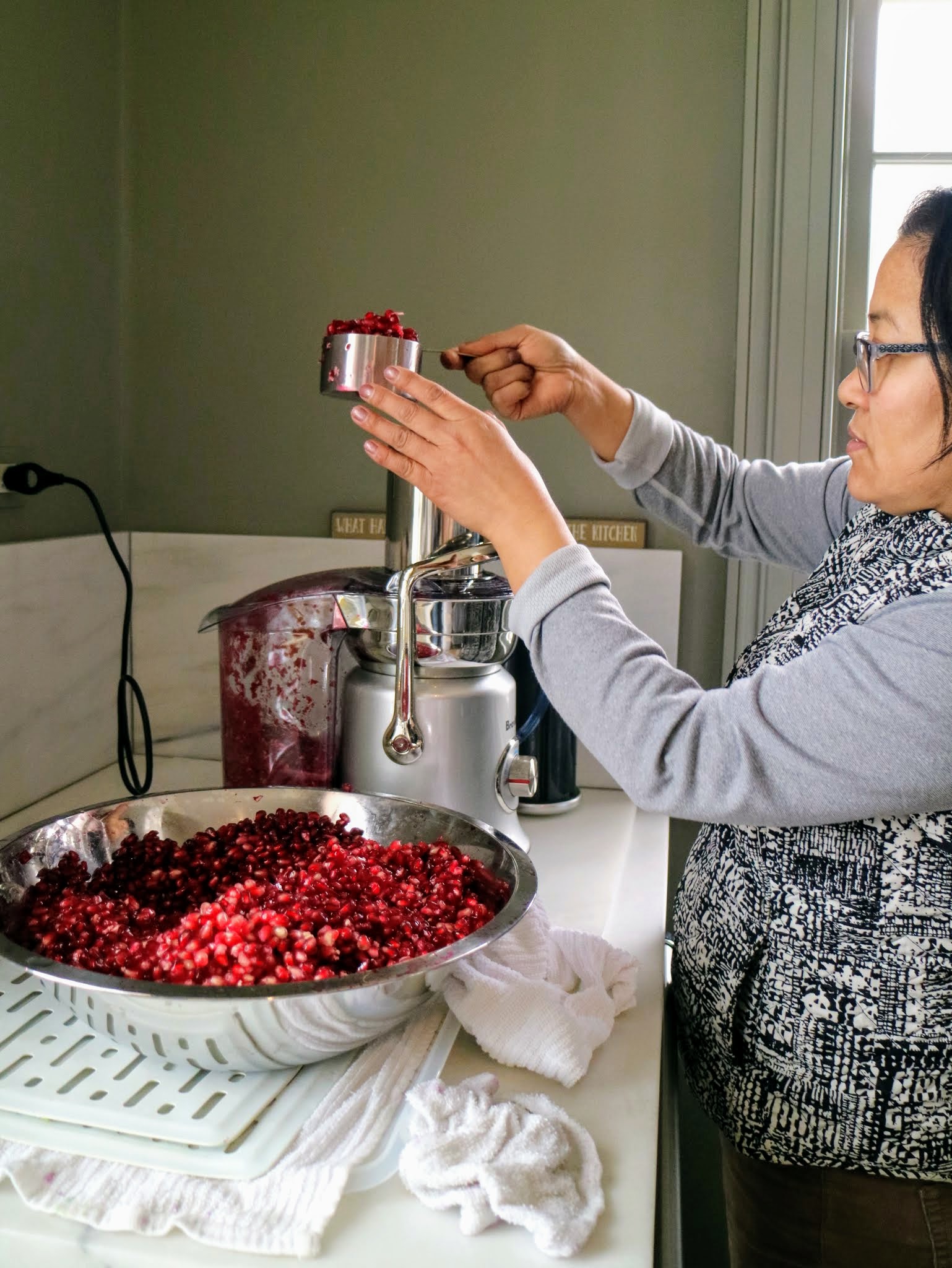 Juicing Pomegranates The Martha Stewart Blog