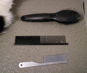We have several pin combs and brushes for grooming. The pins on these tools glide through the pet's coat without snagging to smoothly remove tangles.