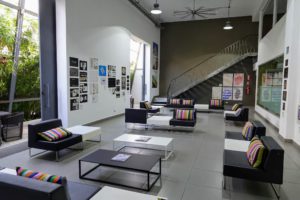 This is another view of the main lobby area - samples of the students' art work are displayed on the walls. Chavon is also tied to another great college - it has been affiliated with New York’s prestigious Parsons School of Design since its foundation.