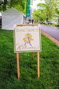 This is Trade Secrets' 18th year anniversary. I always like to get there bright and early on the first day of this two-day event. It's such a wonderful place to learn about unique and beautiful garden plants.