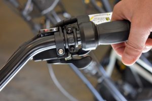 The handles are comfortable to grip and the bike has top of the line hydraulic disk brakes to make sure the rider can stop quickly and easily.