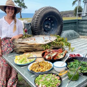 Wouldn't you like to be treated to an outdoor picnic like this when you're traveling around an exotic place like Tasmania? Well-known Australian chef, Sarah Glover, invited us and friends to a lunch entirely cooked over open fire at Bangor. It was utterly delicious.