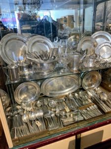 And I admired this case of coin silver - these pieces would also be loved by our Millennials who are very fond of unembellished coin silver - Generation X seems to prefer stainless steel. It is very interesting to learn what kind of pieces are favored by different generations.