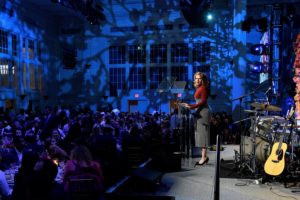 Actress Sandra Bernhard hosted the Hudson River Park Gala this year. She welcomed the guests and thanked everyone for attending. (Photo by Bryan Bedder/Getty Images)