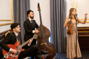 Guests entered to a lovely music trio, Bon Musique, provided by Elan Artists, one of the premier entertainment companies in New York. (Photo by @fredmarcusstudio)