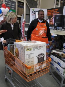 Walking with District Manager Que - I was very curious about this oil-less infrared turkey fryer.  I'll try it and let you know.