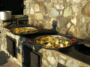 This cooker is the greatest for steaming lobsters, clams, mussels and for cooking paella.