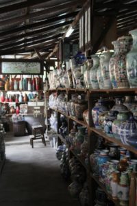 TK has collaborated with renowned pottery and porcelain-works in China and Taiwan to develop and transfer traditional and Chinese ceramic artistry to Singapore.