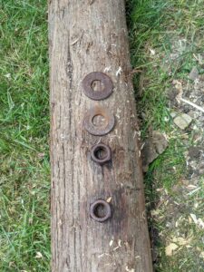 These are a bit rusted, but still in good condition and can be used again once the gate posts are returned.