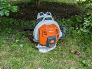 Here at the farm, we've been using STIHL’s backpack blowers for years. These blowers are powerful and fuel-efficient. The gasoline-powered engines provide enough rugged power to tackle heavy debris while delivering much lower emissions.