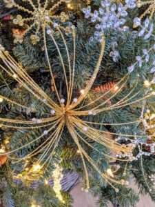 One of the our most popular ornaments are my Beaded Burst Clips. Place them on your Christmas tree, garland, wreaths, or anywhere you want to add a touch of sparkle. It comes of gold...