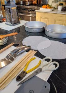 All the necessary tools such as mixers, off-set spatulas and cake pans are also placed on the counter, so everything is close at hand and ready to use. It makes the process so much easier.