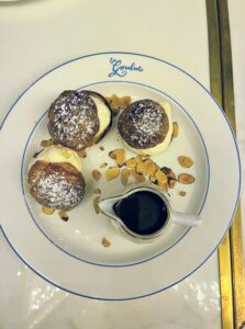 And look at these profiteroles - vanilla puffs served with warm chocolate sauce and toasted almonds. Everything was delicious.
