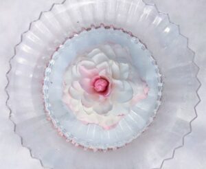 And here is 'Nuccio's Pearl' in the bowl - the gorgeous pink tones are reflected in the glass.