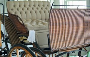 Because of its wicker body it was also intended for summer use. There are also no lamp brackets included on this carriage because it was meant to be driven during daylight hours.