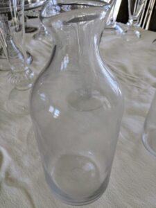 One can see the dust on this carafe - it's no longer shiny, but dull.