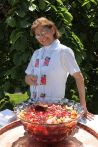 During garden tours, I often provide refreshments on my terrace parterre. Laura was always ready to serve them with her big smile.