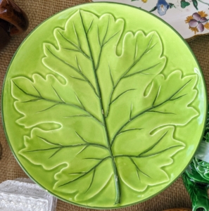 Decorative plates with beautiful botanical designs... for sale!