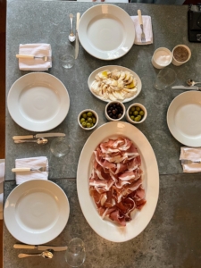 For lunch that day, we enjoyed baguettes topped with prosciutto di Palma and served with olives and mozzarella.