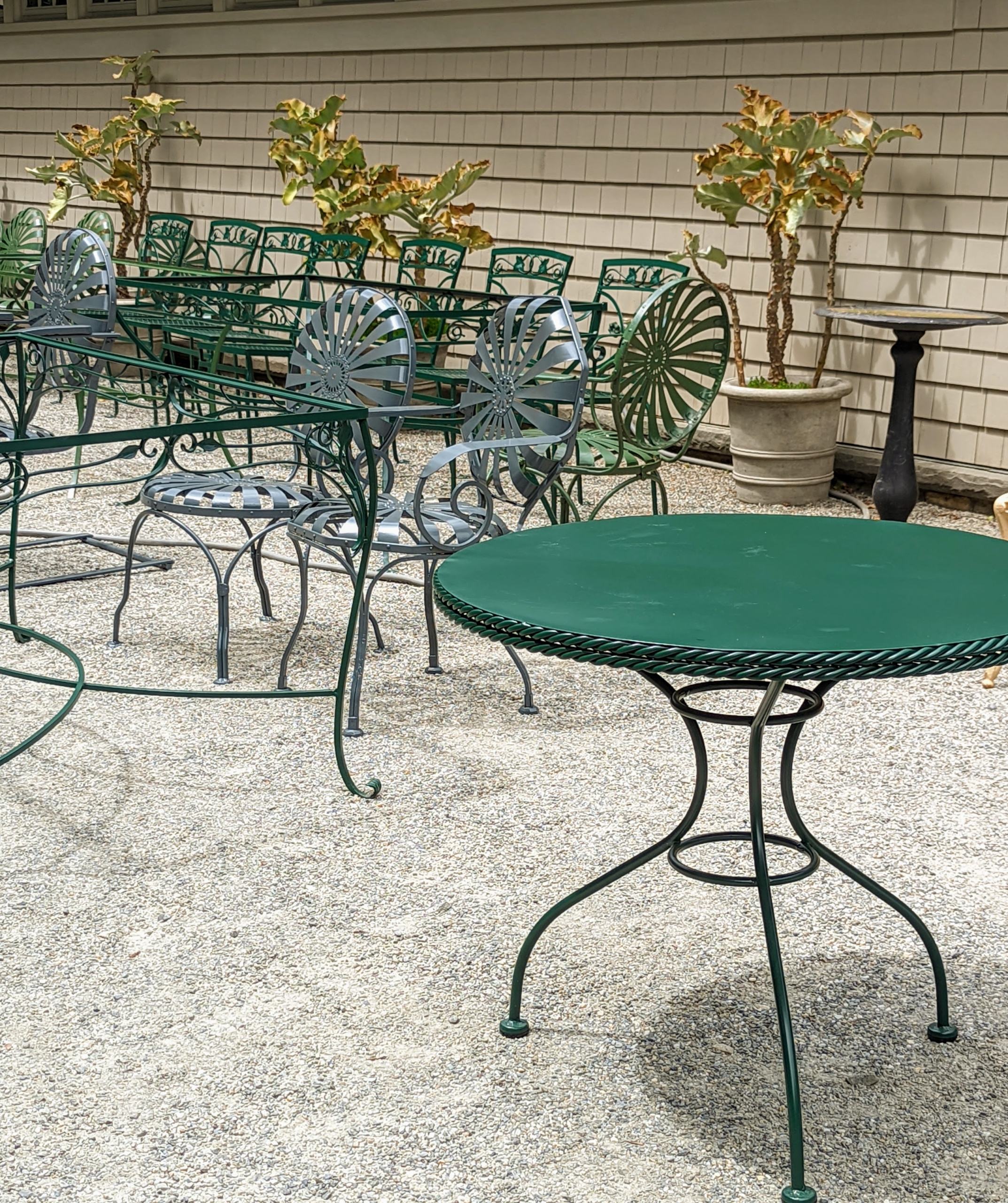 How to spray paint metal garden furniture - Celtic Sustainables