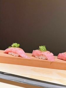 Here is a board of nigiri ready to serve.