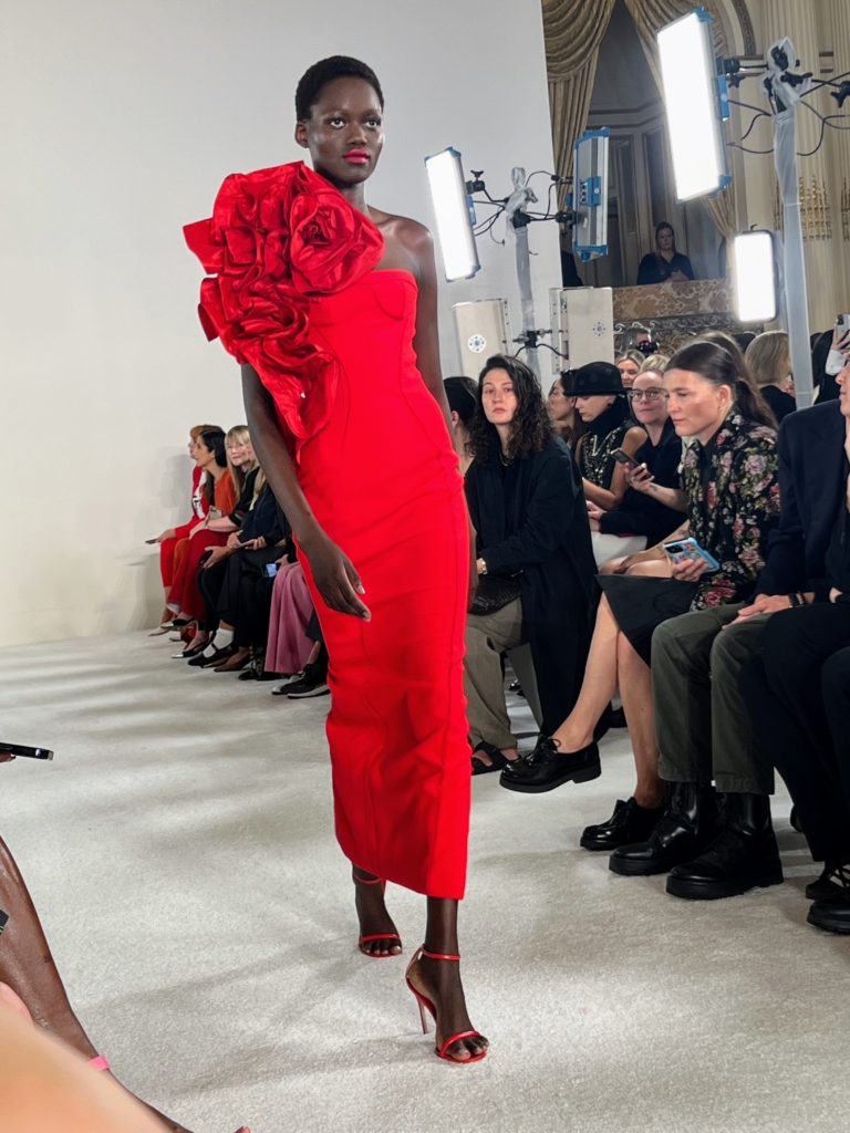 Exquisite Martha Stewart New York Fashion Week Abstract in HD Exquisite Martha Stewart New York Fashion Week Abstract in HD