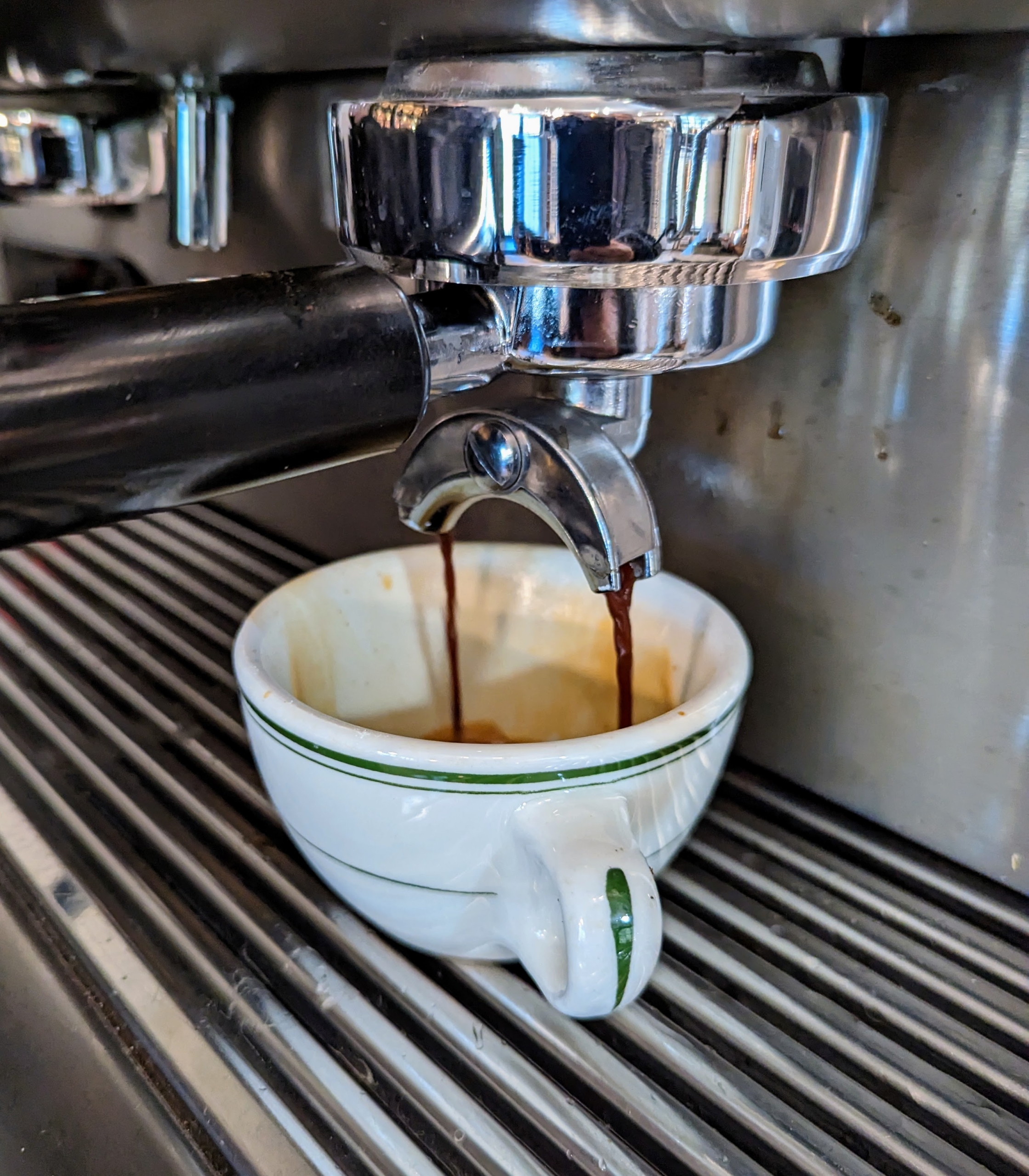 Stop settling for lukewarm lattes and bitter brews. It's time to transform  your mornings with the Sage Bambino Plus, the espresso machine…