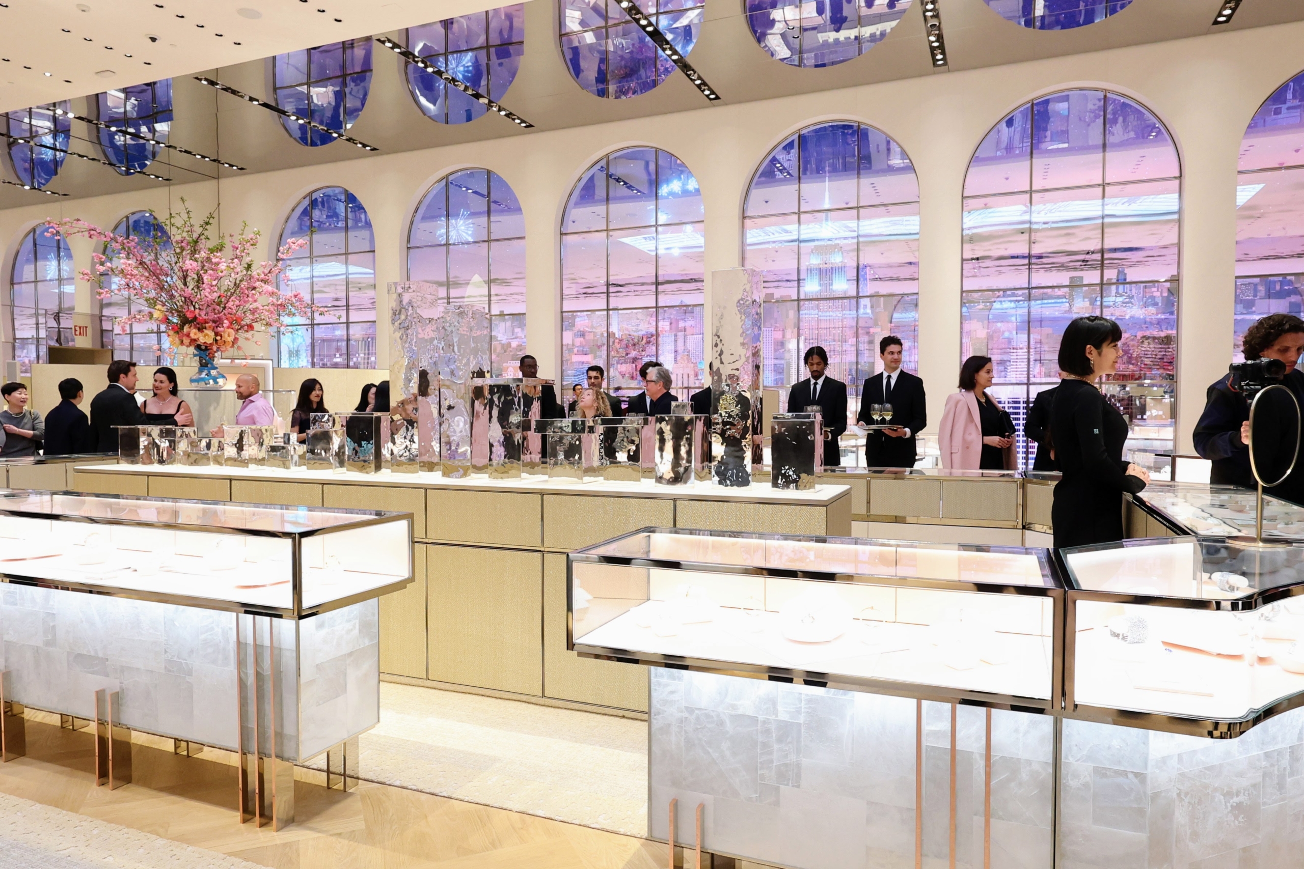 Peter Marino Redesigns Louis Vuitton's NYC Flagship Store. – The Fashion  Plate Magazine