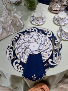 And this luxurious and timeless Valse Bleue design showcases an elegant floral motif. The unique pattern is an ode to the 1960s tableware from The Tiffany Archives.