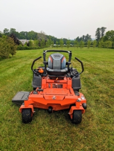 With all my horse pastures and fields, this mower really covers a lot of ground quickly and efficiently. The powerful engine delivers 25-horsepower. It’s also equipped with a rugged transmission for the wheels and mower deck.