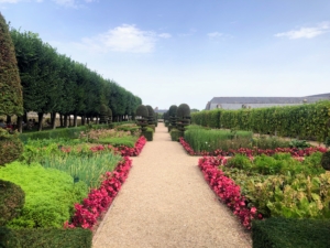 Footpaths throughout are lined with perfectly growing plants and shrubs. More than 60,000 of the specimens planted every year are first nurtured and prepared in the greenhouses.
