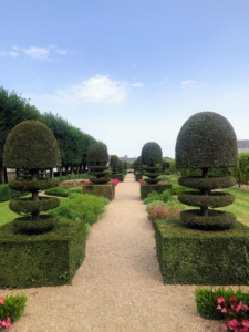 Hard not to admire the topiaries - also groomed flawlessly.