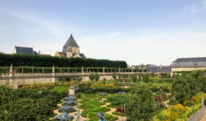 The gardens have two main planting sessions - one in spring and one in summer to fall. In all, there are six picturesque and mystical gardens that focus on the true heritage of the French Renaissance era - the Ornamental Gardens, the Water Garden, the Sun Garden, the Maze, the Herb Garden, and the Kitchen Garden.