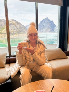 Remember this photo that I posted on Instagram? It got lots of attention. We were in a beautiful fjord on the east coast of Greenland where we captured a small iceberg for our drinks. I used some of the ice in this drink.