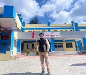 Pasang also visited the Nepali hospital where his son was born. This is the Phaplu Hospital located in Solukhumbu. It was originally built in 1975 to provide medical services to the densely populated area. Pasang says he is happy to see how it has evolved and improved over the years.