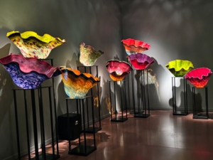 One of Dale Chihuly’s most prolific forms is the richly colored “Macchia bowl,” a term derived from the Italian word for “spotted” or “stained,” as well as the name of an ethereal form of medieval Venetian painting.