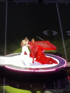 Alicia Keys, dressed in a billowing organza cape, appeared as a special guest with Usher during the performance. In the end, Kansas City Chiefs reigned supreme, beating the San Francisco 49ers 25 to 22 in overtime. It was a great game and a very enjoyable time in Las Vegas.