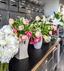 And periodically take a step back and look at the display to decide whether any adjustments are needed. Every arrangement is so pretty. While you're out running errands this weekend, get yourself some cut flowers and bring a little bit of spring indoors.
