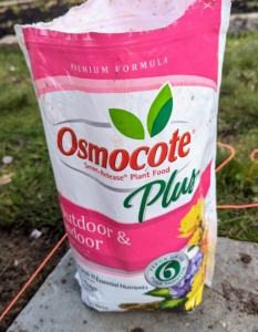 We use Osmocote® Smart Release® Plant Food Plus Outdoor and Indoor, which is a slow-release fertilizer fortified with 11-essential nutrients for all plants in all conditions.