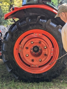 And look at the wheels - each one is five feet in diameter.