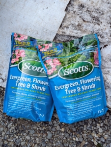 This is Scotts Evergreen, Flowering Tree & Shrub Continuous Release Plant Food, which is great for evergreens, dogwoods, hydrangeas, magnolias and many other acid-loving trees and shrubs.