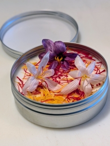 Hannah places the harvested dried saffron in a pretty tin with a few blooms. I can't wait to use my saffron. Please go to Hannah’s Instagram page @hannahcmilman to see more wonderful photos, Reels, and Stories about saffron. Hannah shows you other places she’s planted saffron and all the different uses for the flower and the spice. Thanks Hannah – for being so passionate about saffron and for teaching all us so much.