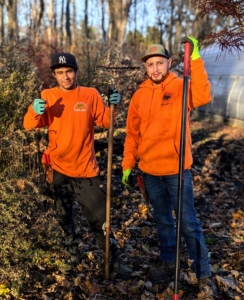 Looks great, José and Alex! This week, daytime temperatures dipped into the 50s, so it was good to get this task done.