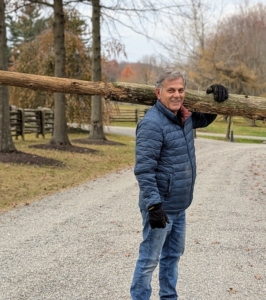 Fernando takes away the old post...